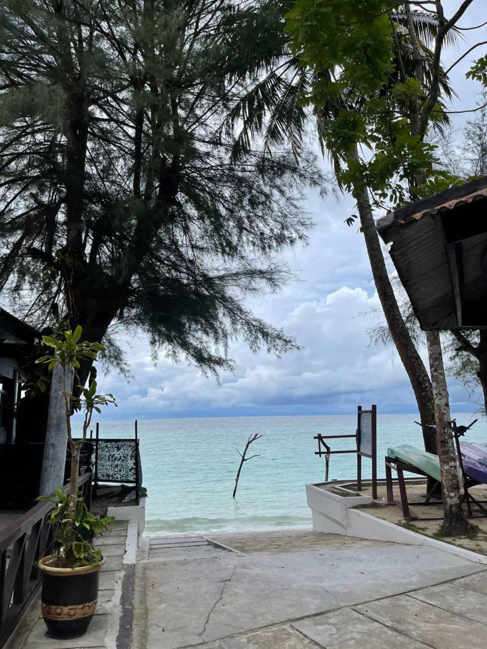 Beach Resort - Arwana Perhentian Besar Kuala Besut Zewnętrze zdjęcie